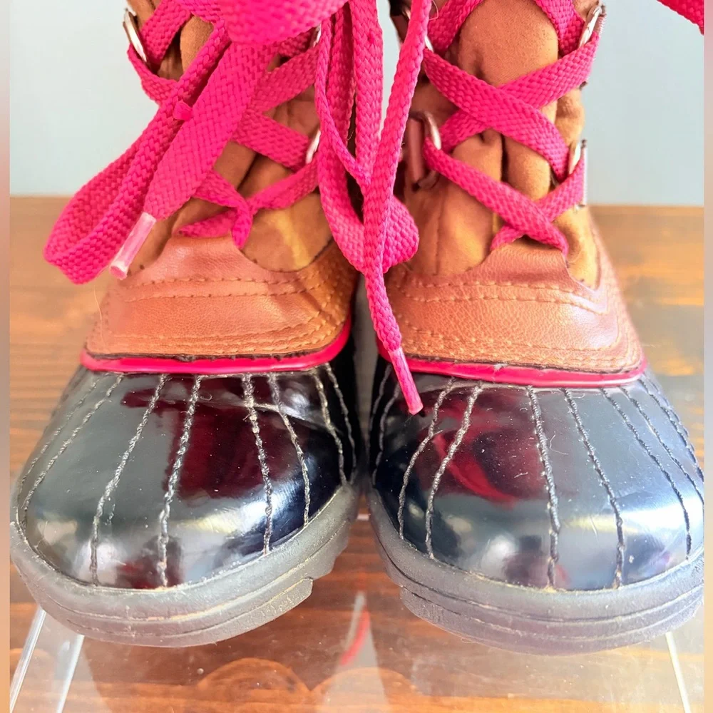 Anne Klein Brown, Black and Red Winter Duck  Boots Size 6 Women’s